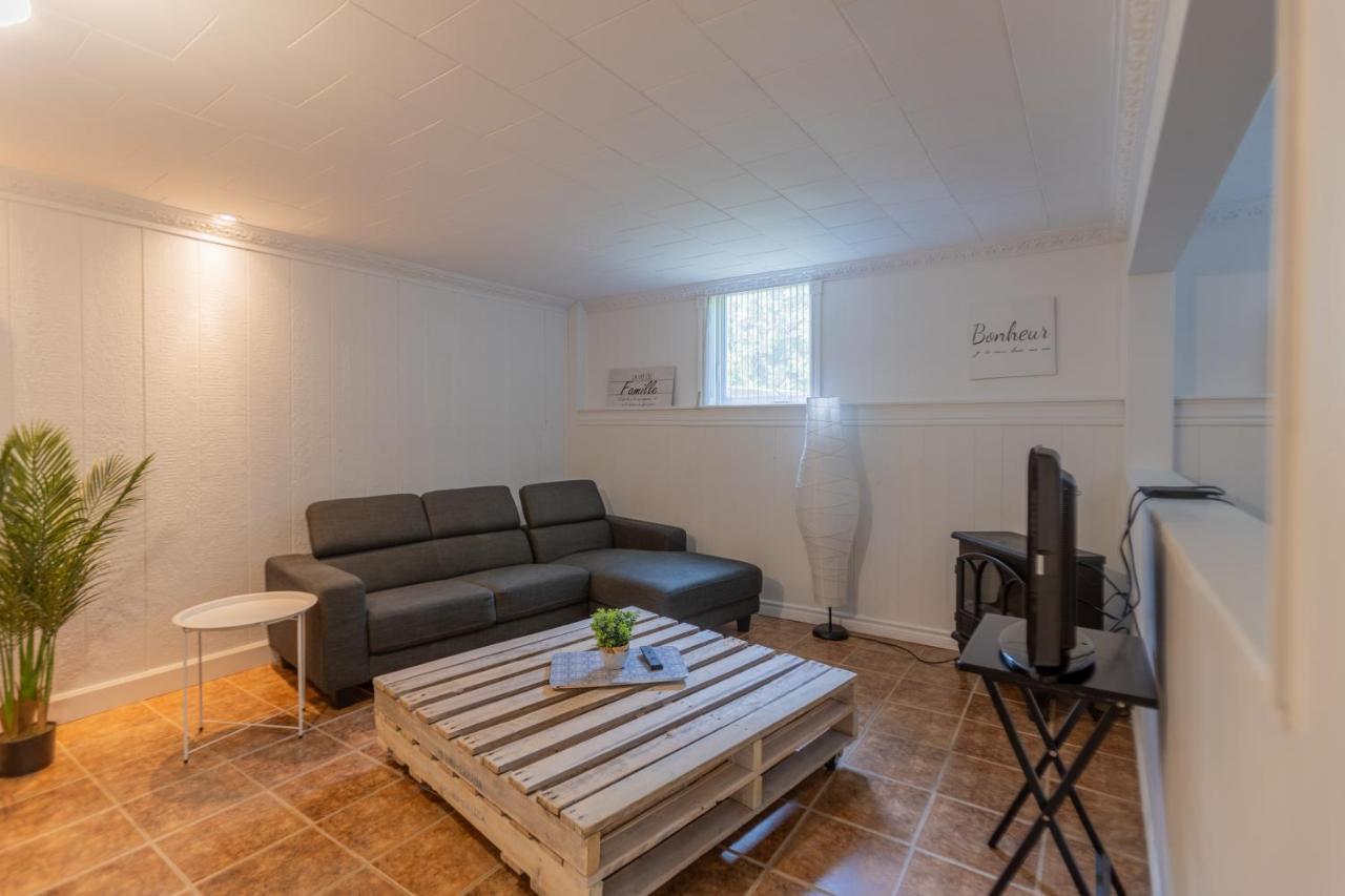 Le Chic Motel Maniwaki Kültér fotó